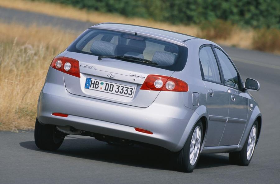  Daewoo Lacetti CDX 2004 года  (WW) (фото 2 из 26)